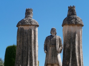 Columbus faces west as he meets with Queen Isabella and King Ferdinand.  © Photo by Florence Ricchiazzi Lince